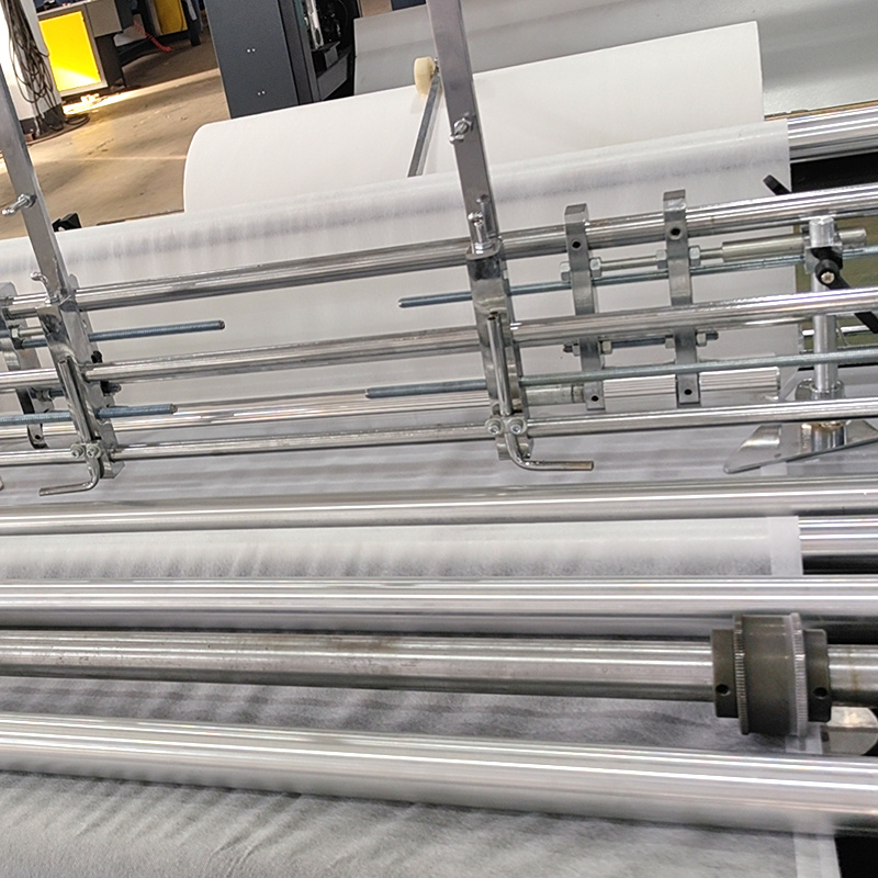 Non-woven pudebetræk maskine